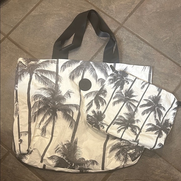 Palm Tree Beach Bag Wet Dry Tote and Pouch Set - Picture 1 of 8